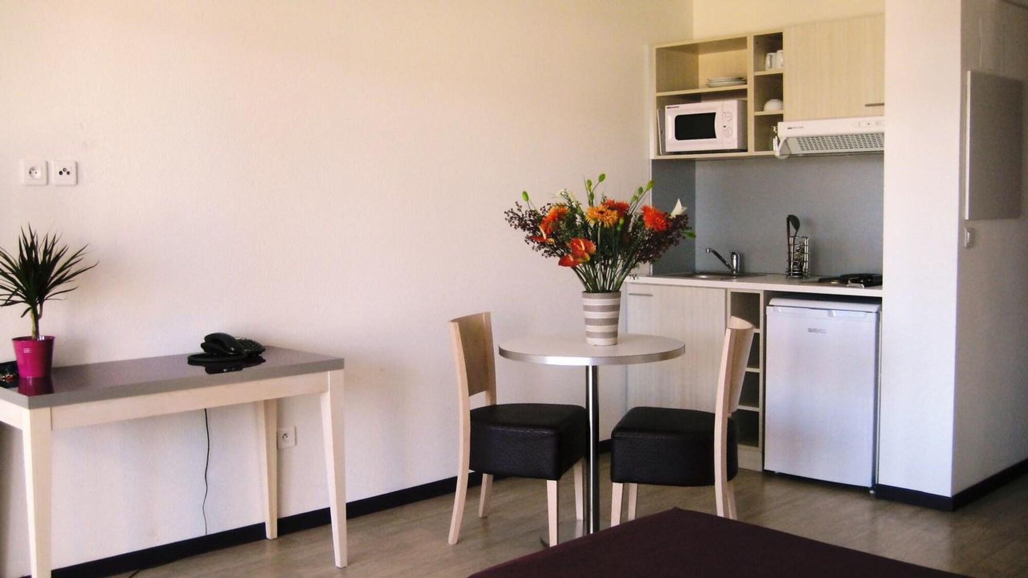 - La Closeraie Aparthotel Lourdes