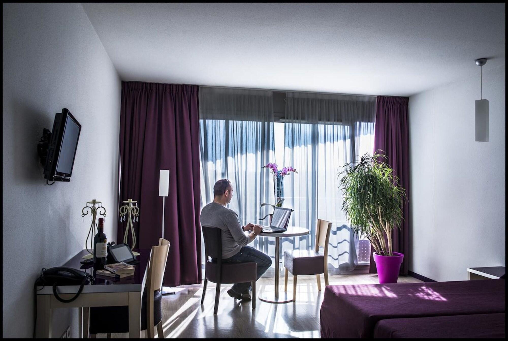 - La Closeraie Aparthotel